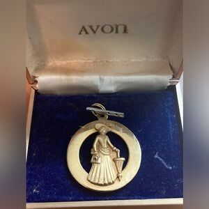 Avon Mrs. Albee 1/10 10K Gold-Filled Charm